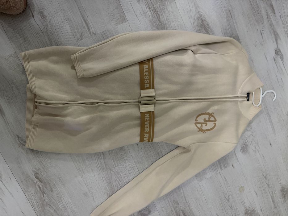 Дамска жилетка на Alessa/Алеса