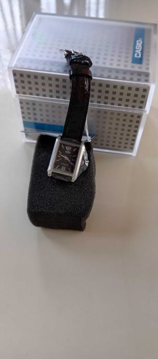 Дамски часовник Casio