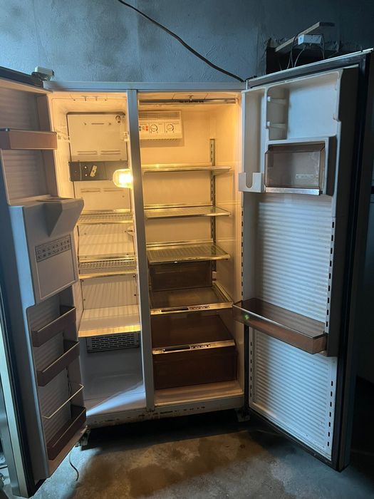 Продам холодильник side by side