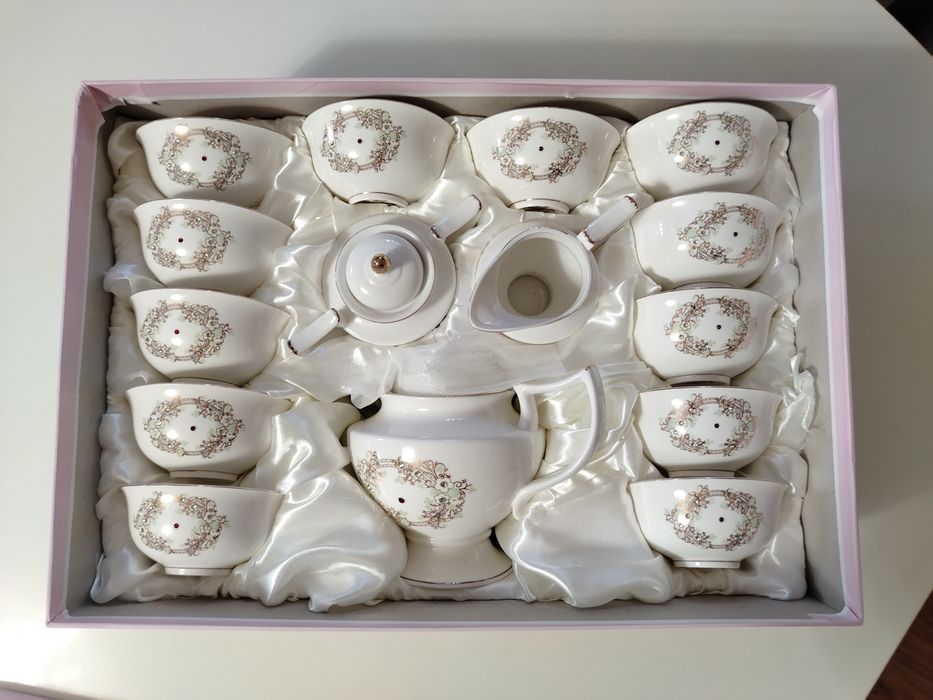 Продам красивый чайный сервис