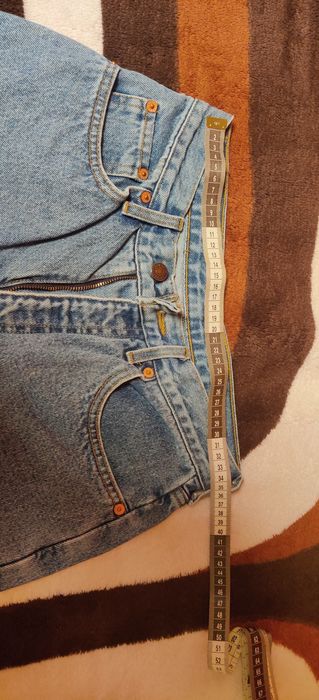 Blugi Levi's cu talie inalta