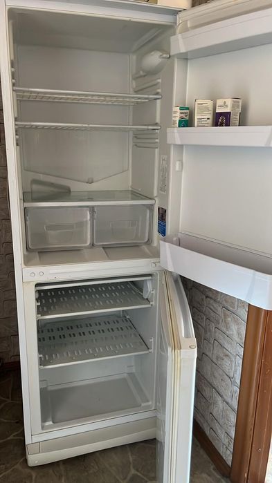 Холодильник Indesit