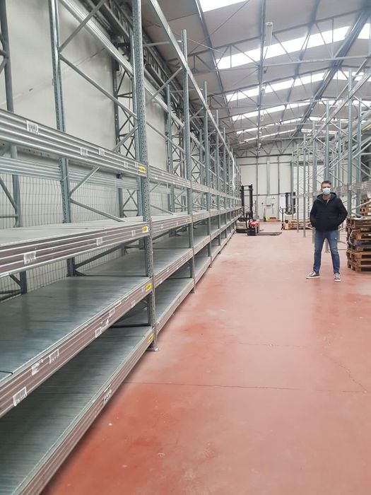 Lichidare de stoc la rafturi metalice profesionale reglabile la super