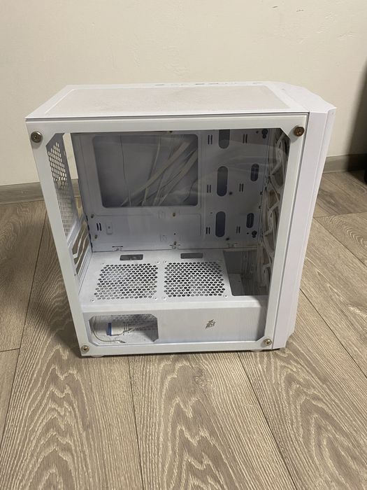 Vand carcasa pc alba