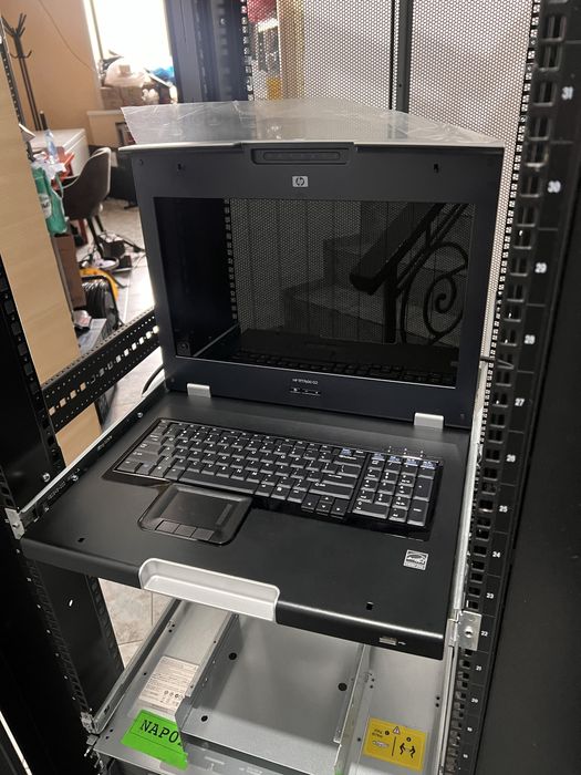 Серверный шкаф HP