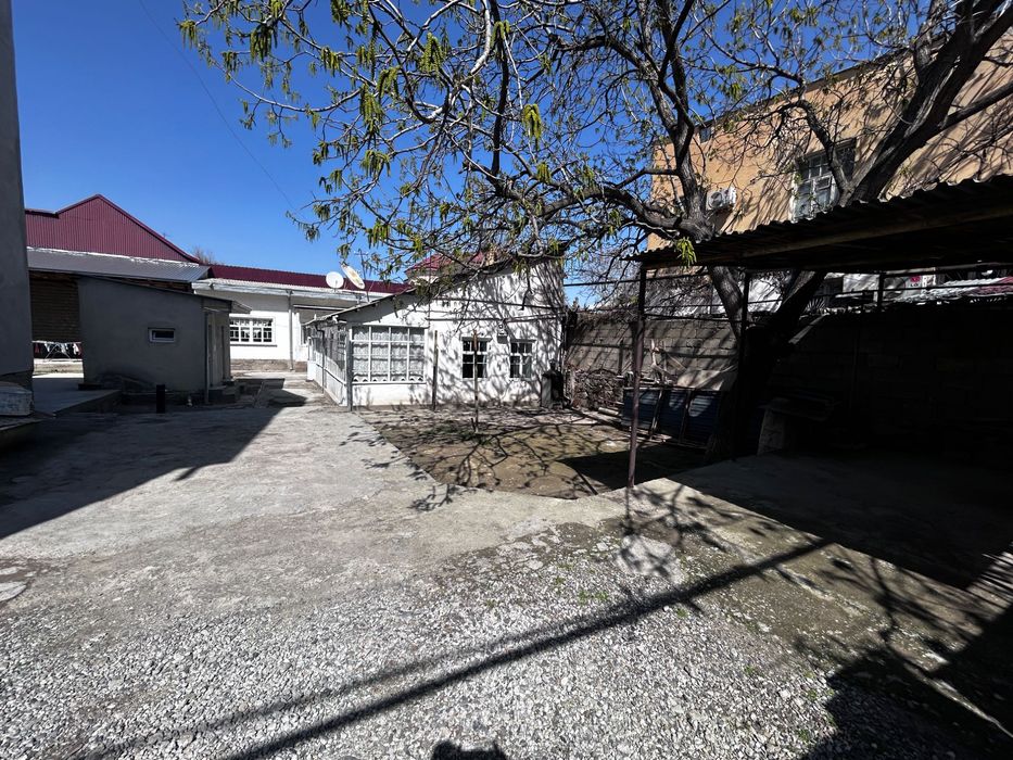 Samarkand shaxar markazida 4 sotixli xovli joy sotiladi.