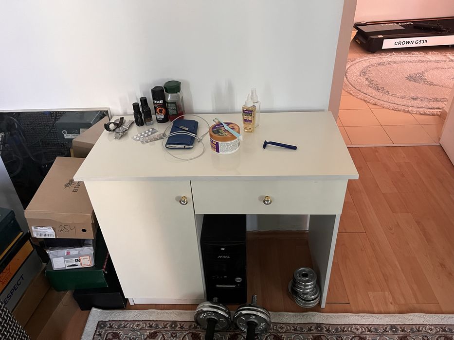Срочно продается Шифонер, камот, тумбы