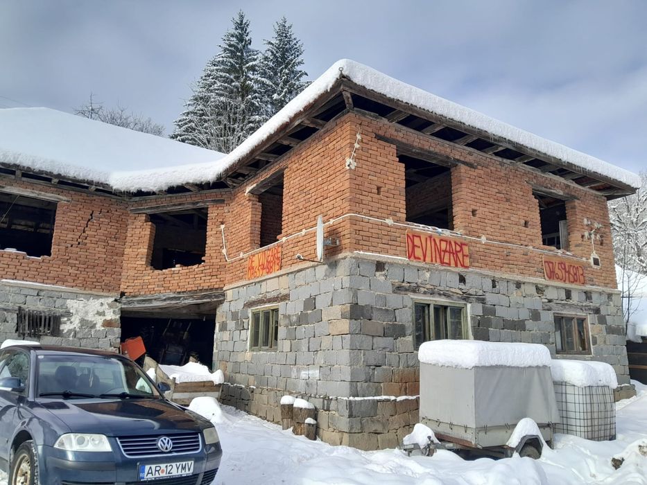 Casă de vânzare la munte