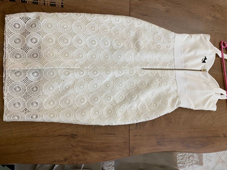 Дамска дантелена рокля L y n n e