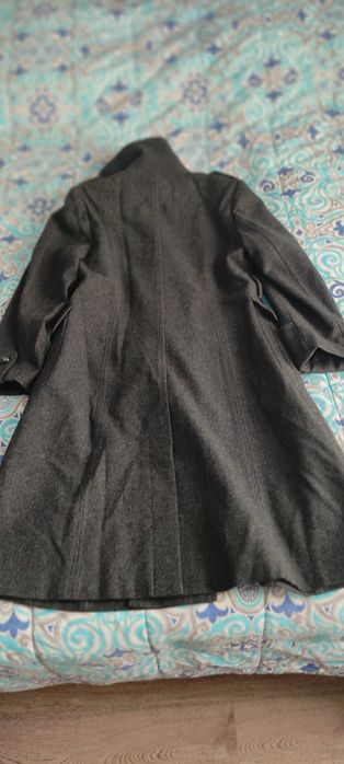 Пальто осеннее серого цвета