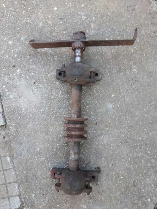 Продавам вал с нож за резачка на груб фураж