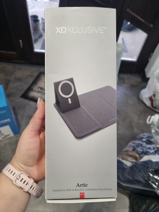 MousePad magnetic cu încărcare wireless.