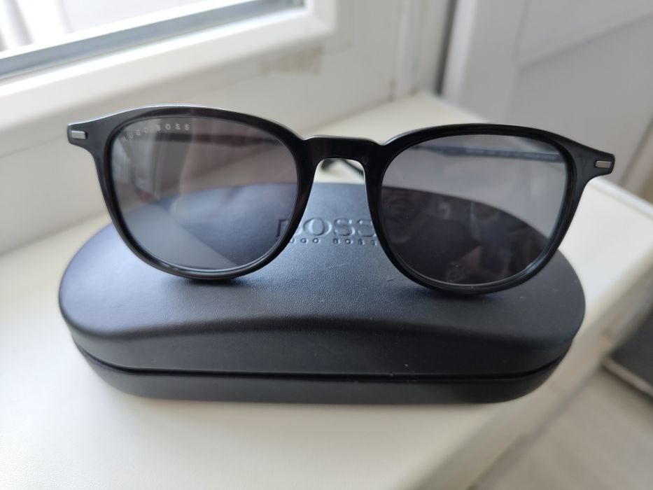 Солнцезащитные очки HUGO BOSS