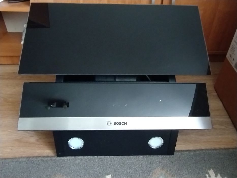 Vând Hota Bosch DWK065G60