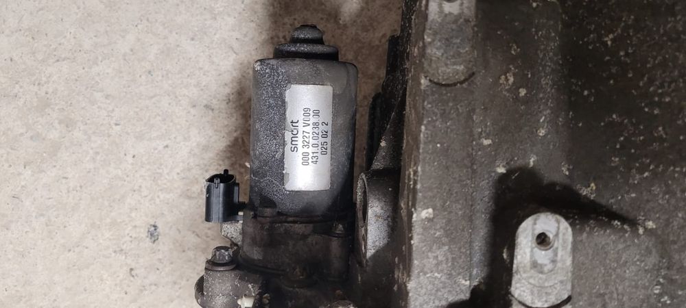 Cutie semiautomata motor 700