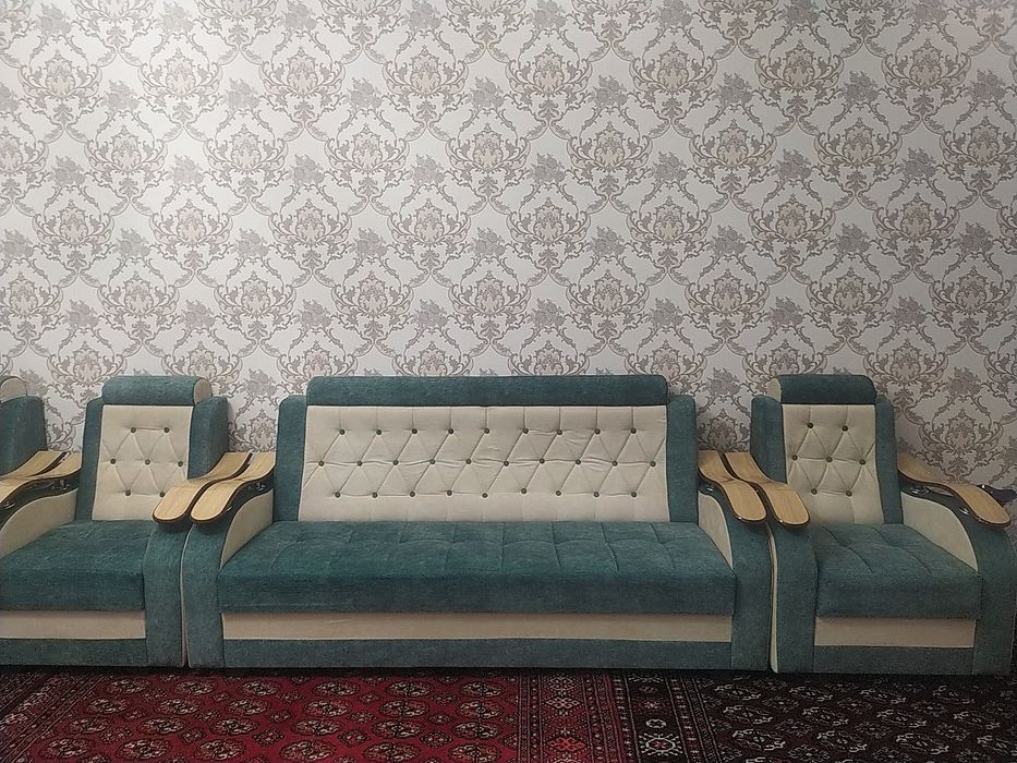 Mehmonxona uchun yumshoq mebel