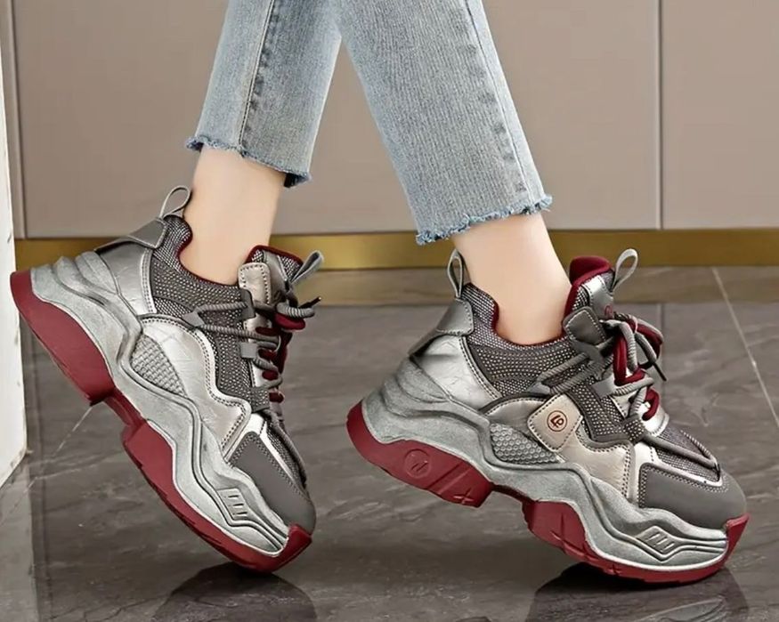 Дамски ефектни маратонки