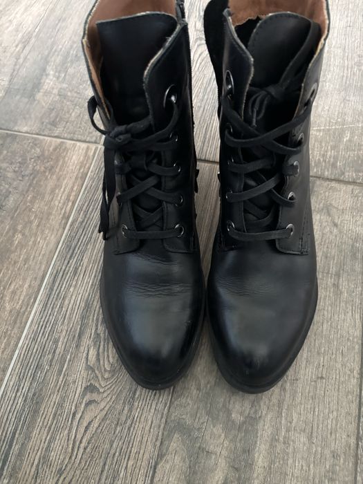 Боти Lasocki. Естествена кожа