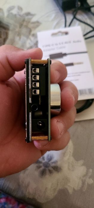 Mini usilitil zk 1002m xolati yangi narxi 150 ming