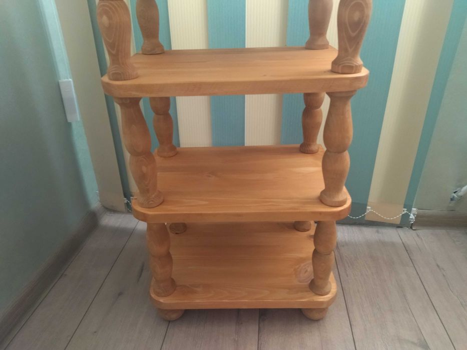 Класическа дървена етажерка !