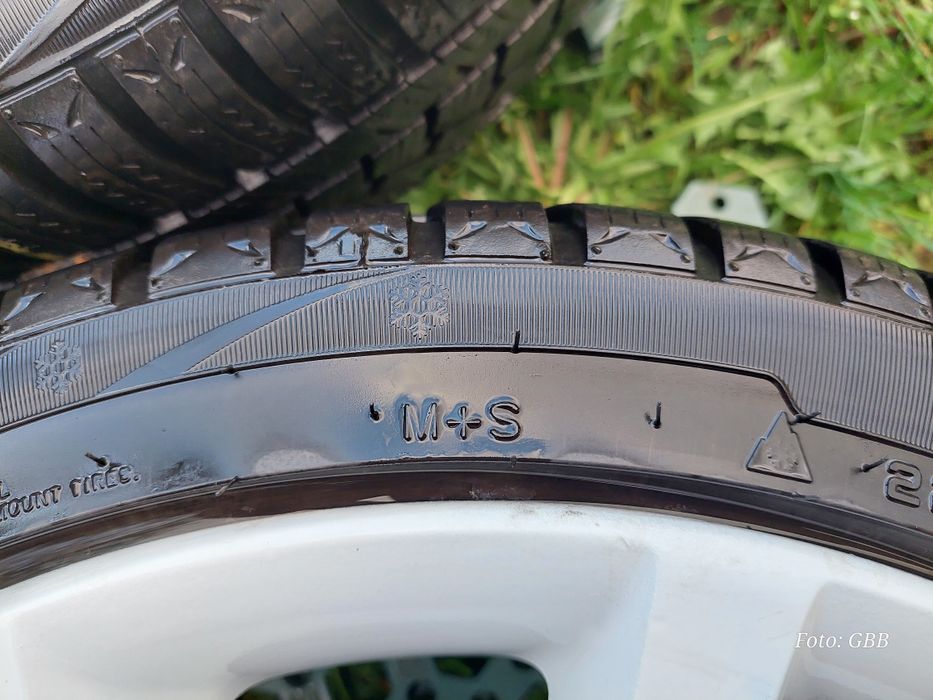 4 Roți 225/40R18, jante 8J, anvelope iarnă