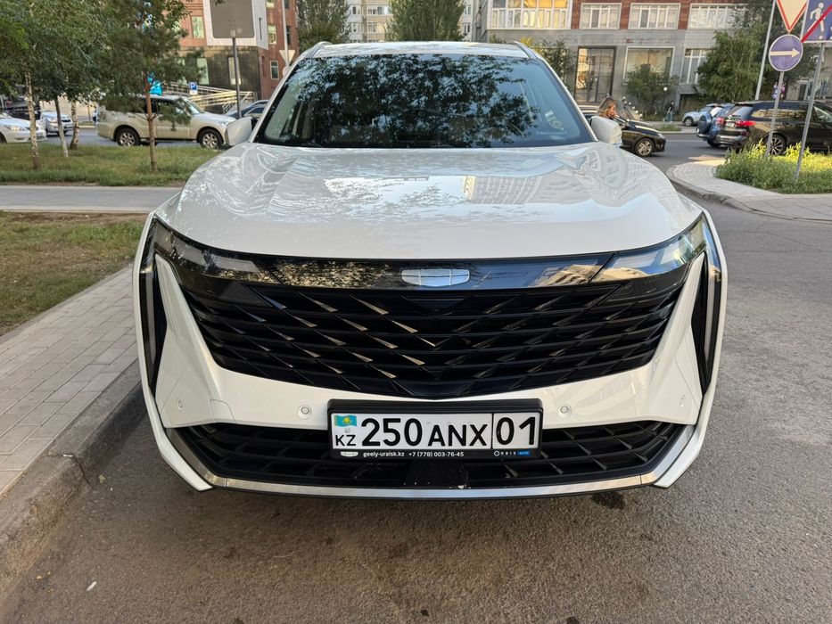 Geely Atlas машина