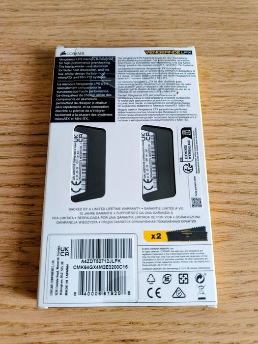 Sigilat kit RAM 64GB (2x32GB) DDR4 3200MHz Corsair Vengeance  LPX