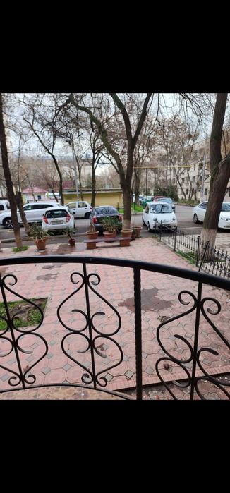 Метро Ойбек. Первый этаж. Срочная продажа