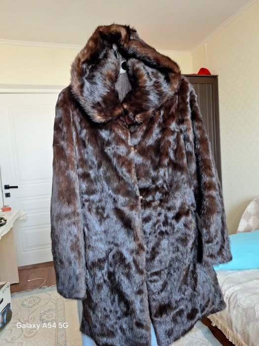 Продается шуба в хорошем состояние