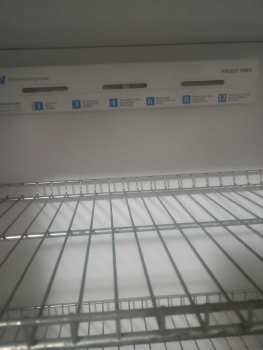 Голям вертикален фризер White-Westinghouse Frost Free 480 л
