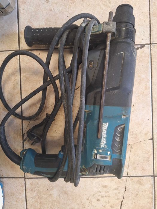 Перфоратор Makita HR 2300