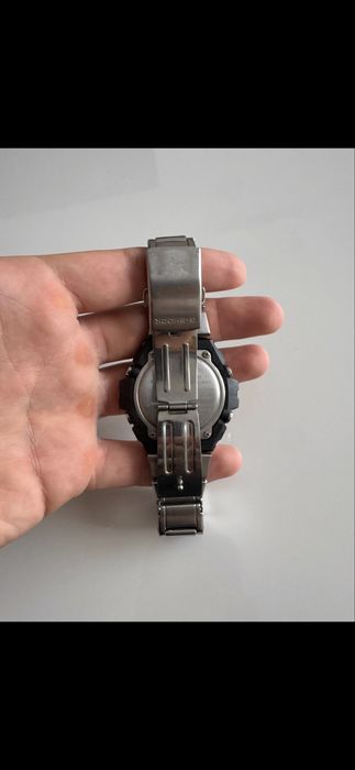 Часовник G Shock