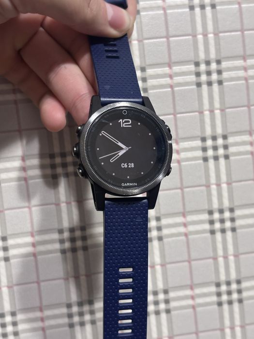 Продам Garmin Fenix 5 S