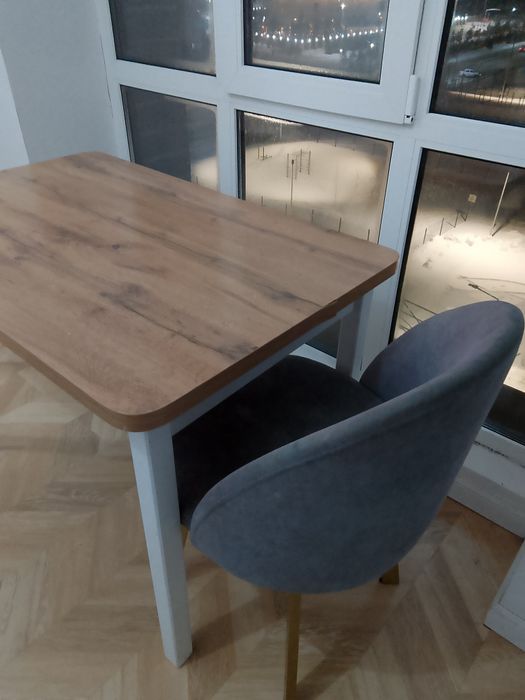 Стол со стульями