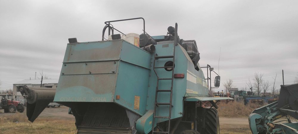 Комбайн Есиль 740