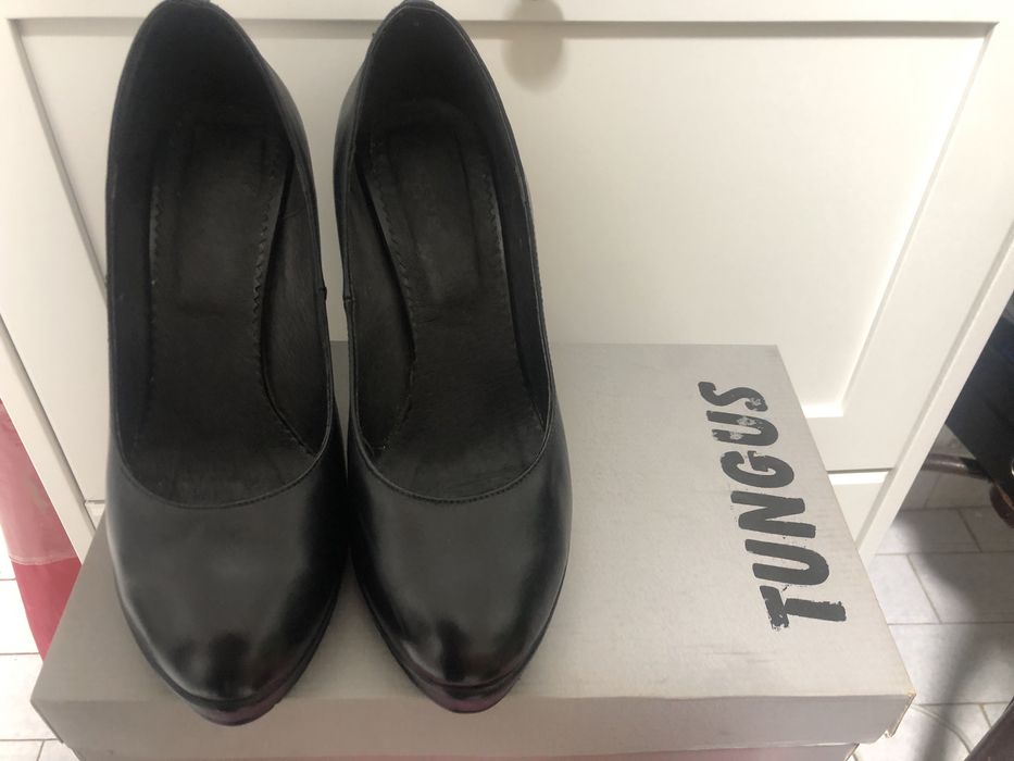 Pantofi cu toc din piele naturala nr 39