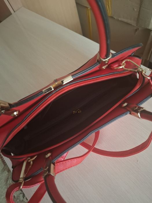 Продам женские сумки