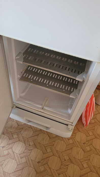 Холодильник и морозилка