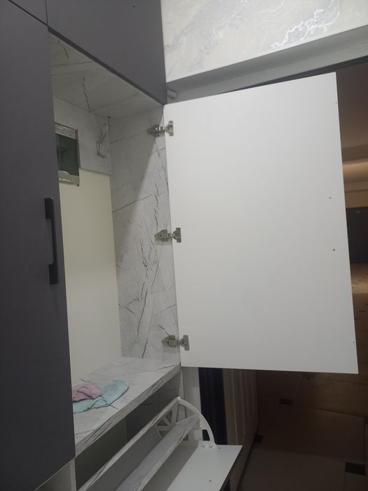 Срочно Прихожка 270×135×32 продаю