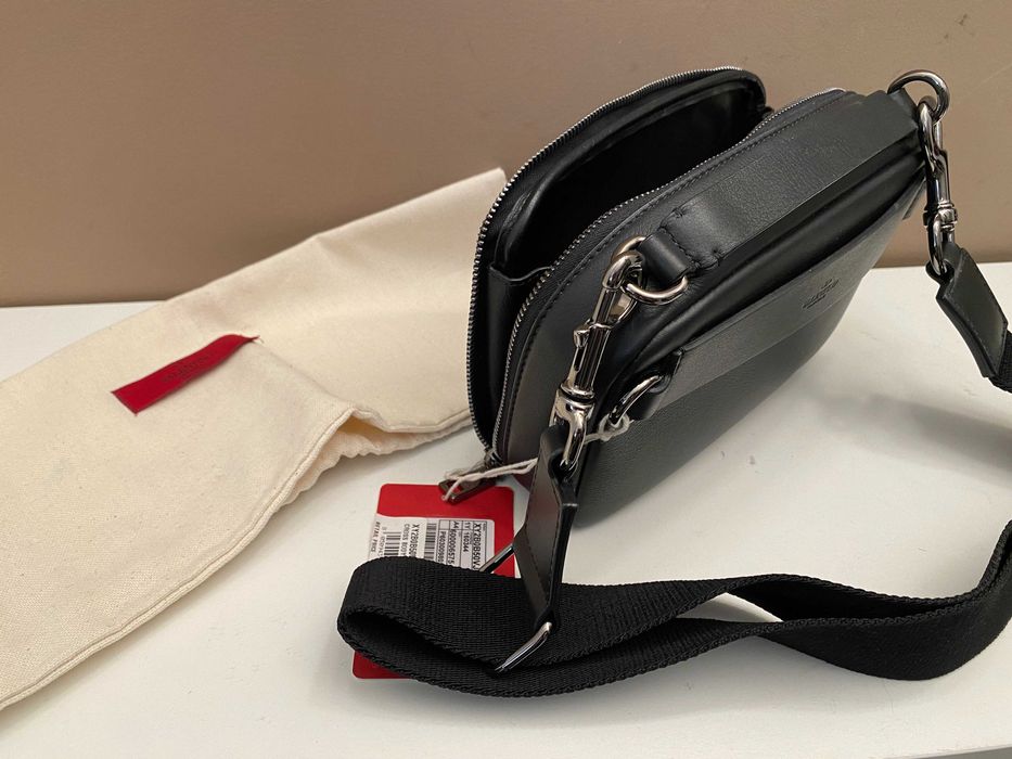 Valentino Garavani geanta piele, autentica, retail price 1200 euro