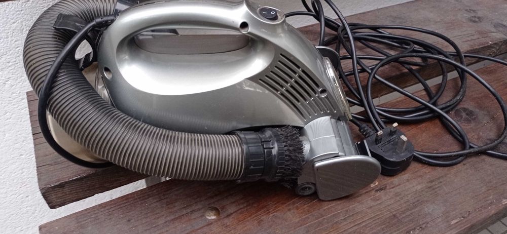 Прахосмукачка Home-tek HT807