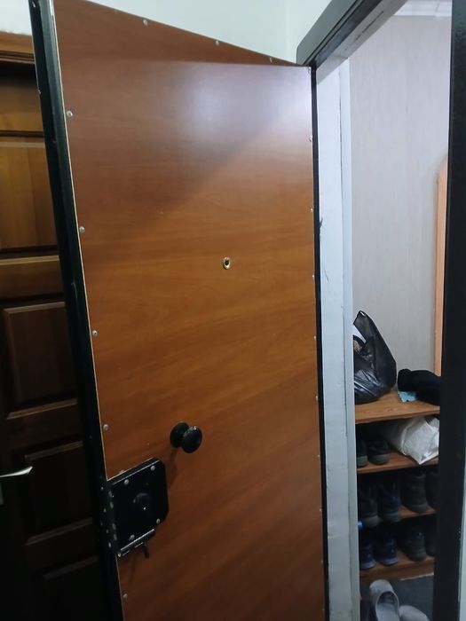 Входная дверь...