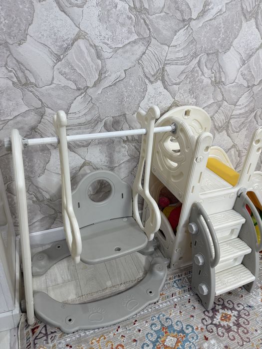Детская горка с качелями
