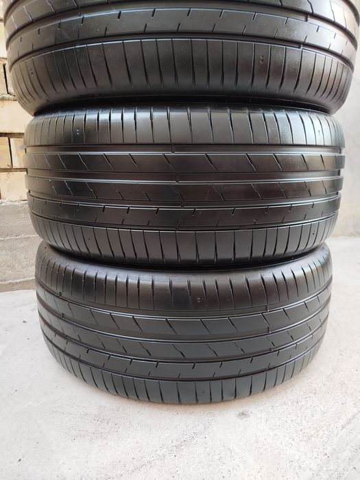 245 45 R19 Shina Hankook