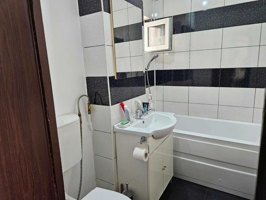 Apartament 3 camere de vânzare Giurgiului sector 4