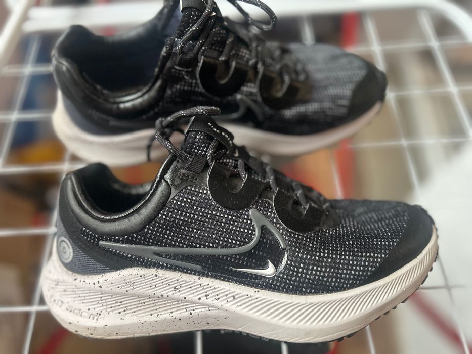 Nike маратонки 37