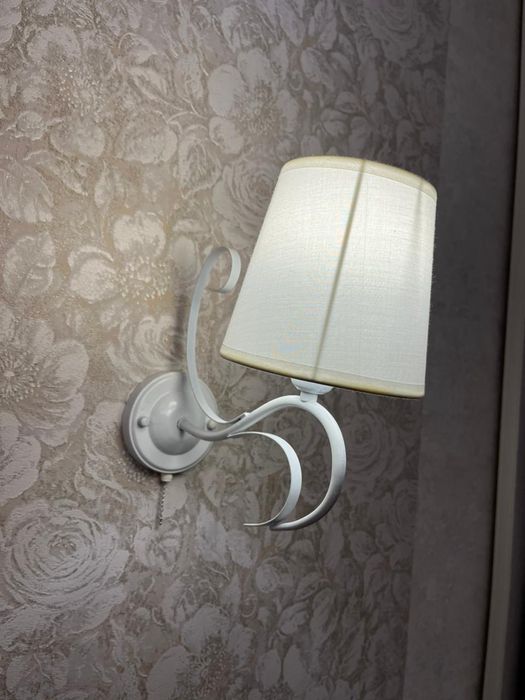 Люстра 5 роковая и 2 бра