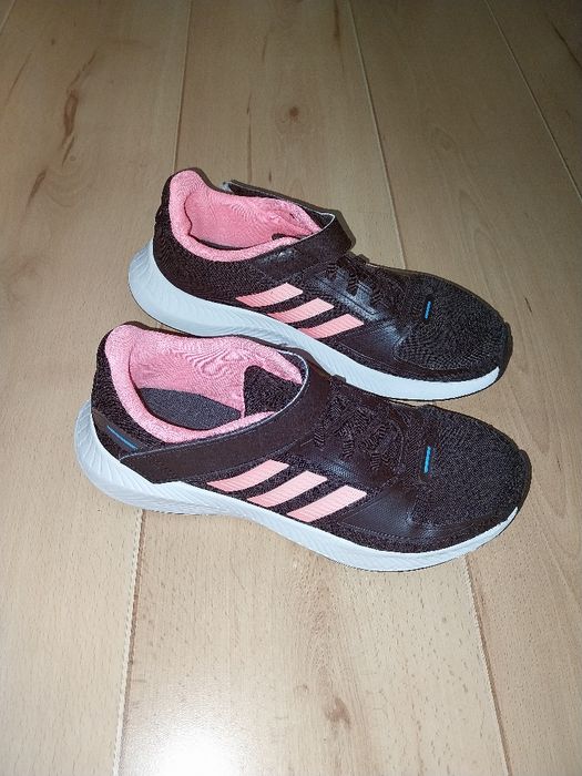 Маратонки Adidas н.38, 23.5 см