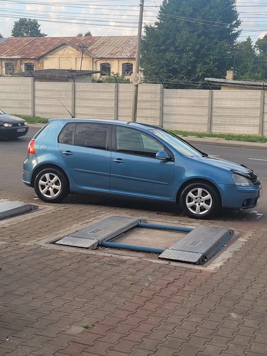 Vând Golf 5 2.0 BKD