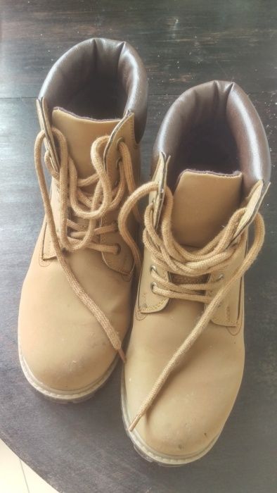 Зимни обувки тип боти 40 номер